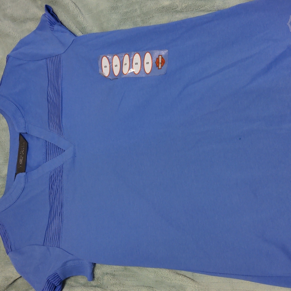 Harley Davidson Blue Stripped Mesh Knit V-Neck T-shirt. Size Small. NWT
